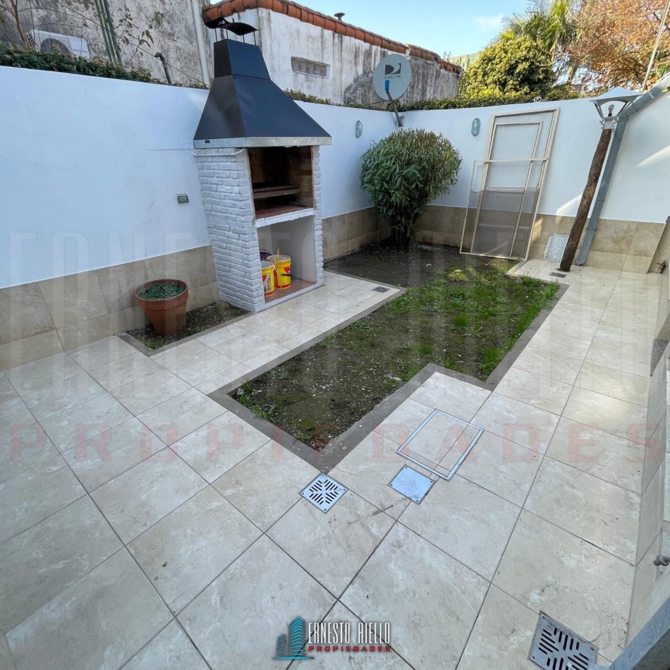 ALQUILER CASA 3/4 AMBIENTES CON PATIO Y PARRILLA, QUILMES OSTE.