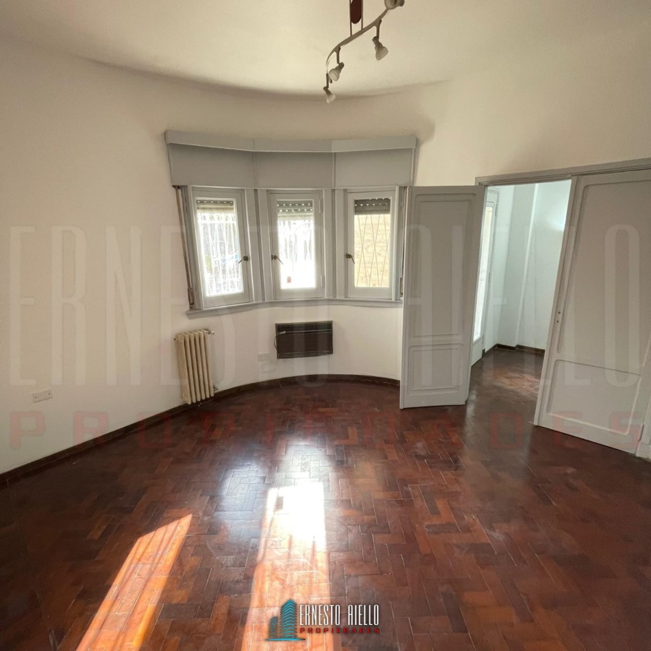 ALQUILER CASA 3/4 AMBIENTES CON PATIO Y PARRILLA, QUILMES OSTE.