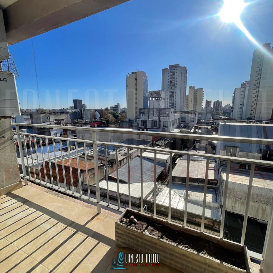 ALQUILER DEPARTAMENTO 3 AMBIENTES DE DOBLE CIRCULACION CON BALCON, QUILMES CENTRO.