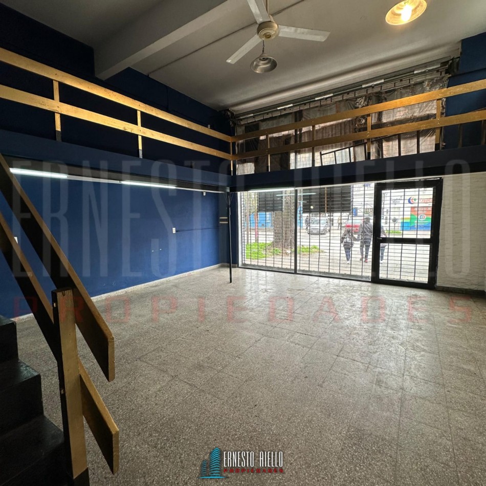 ALQUILER LOCAL COMERCIAL EN BERNAL OESTE.