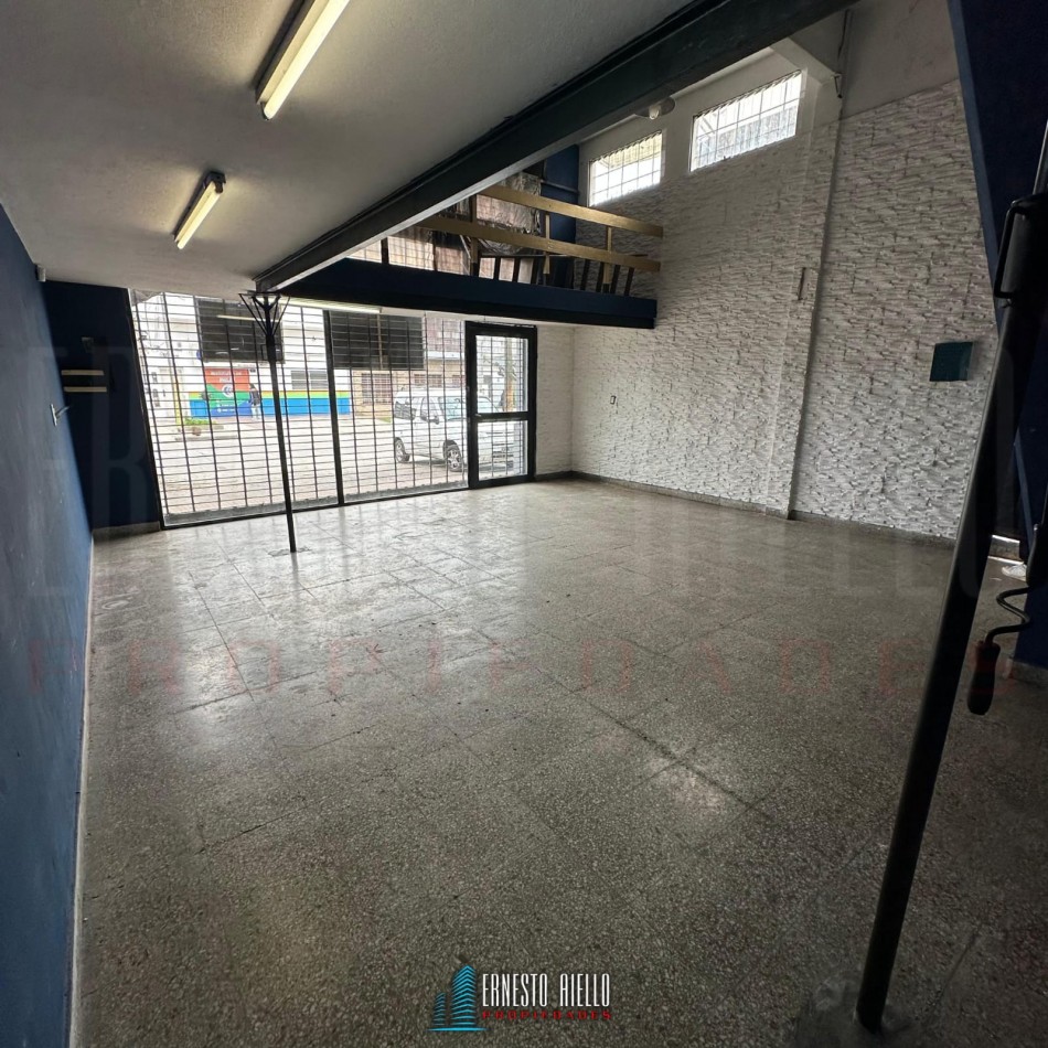 ALQUILER LOCAL COMERCIAL EN BERNAL OESTE.