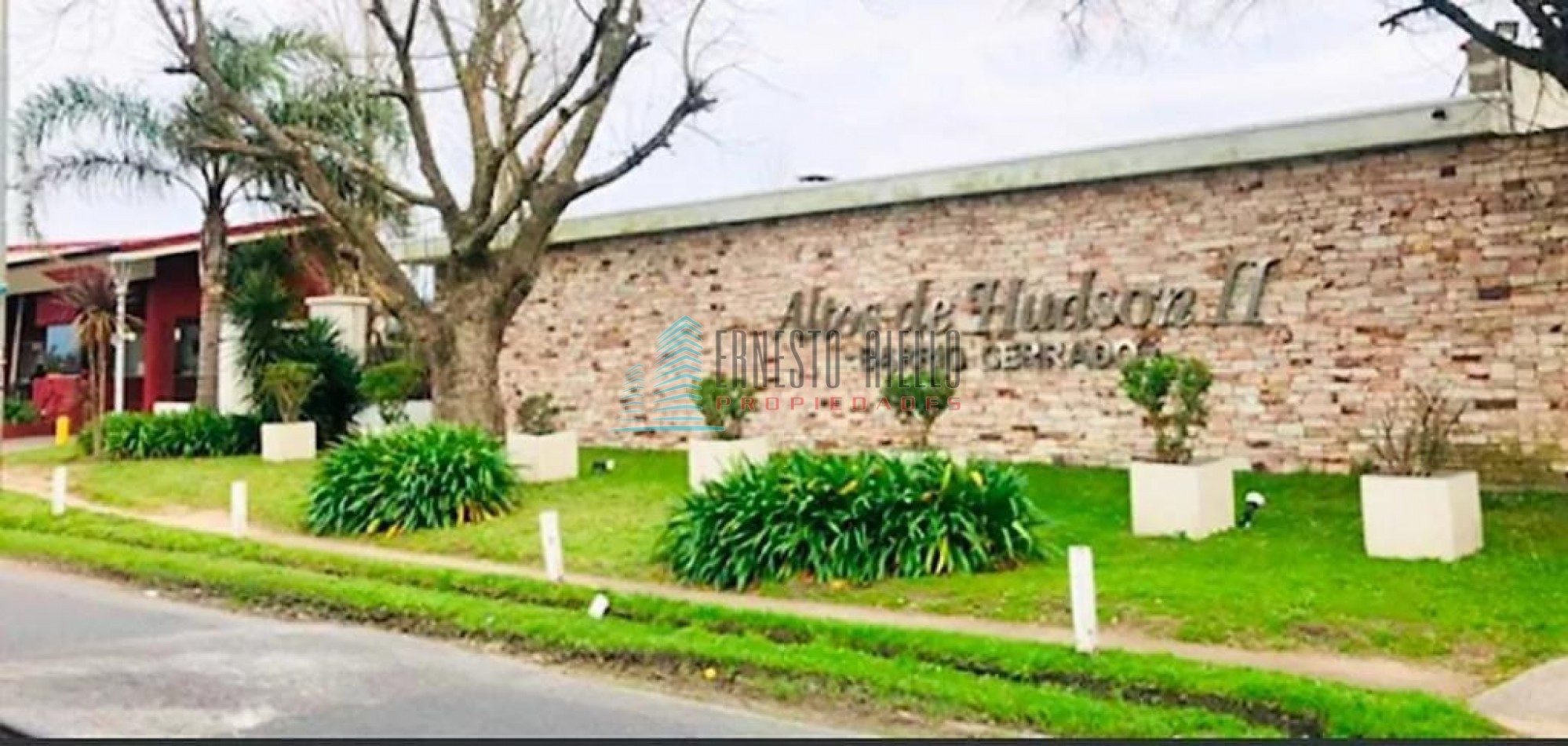 A. ALQUILER DOS AMBIENTES AMUEBLADO  BARRIO PRIVADO ALTOS DE HUDSON 2