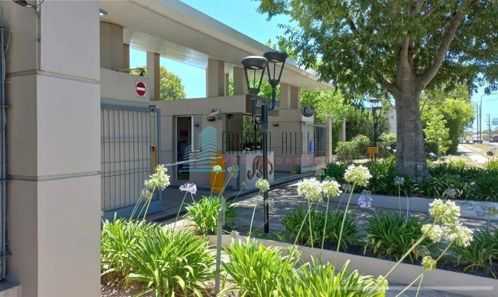A. ALQUILER DOS AMBIENTES AMUEBLADO  BARRIO PRIVADO ALTOS DE HUDSON 2