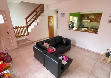 VENTA TRIPLEX 4 AMBIENTES CON COCHERA, QUILMES CENTRO.